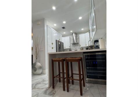 1041 NE 208th Street Miami FL 33179
