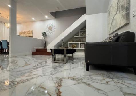 1041 NE 208th Street Miami FL 33179