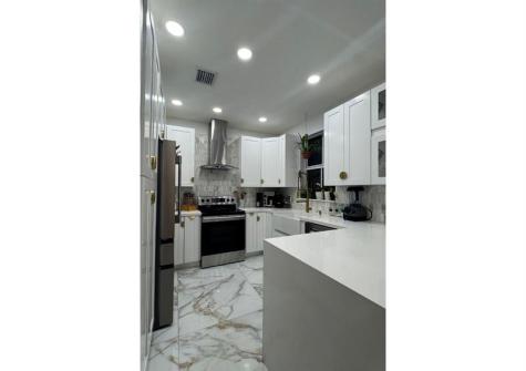 1041 NE 208th Street Miami FL 33179