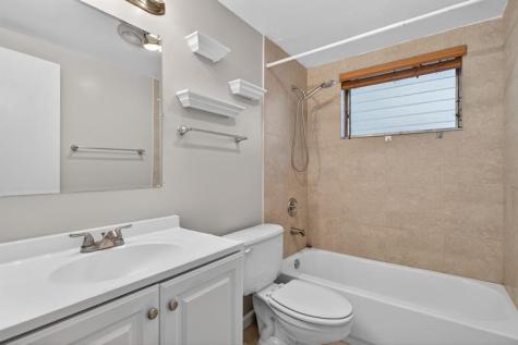 2115 NE 42nd Court Lighthouse Point FL 33064
