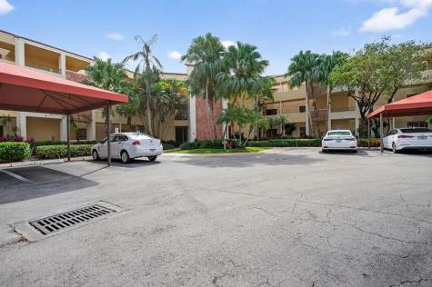 7520 La Paz Court Boca Raton FL 33433
