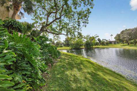 7520 La Paz Court Boca Raton FL 33433