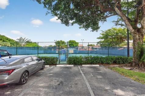 7520 La Paz Court Boca Raton FL 33433