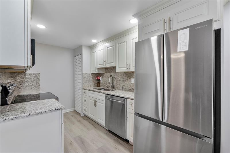 1052 Harwood Deerfield Beach FL 33442