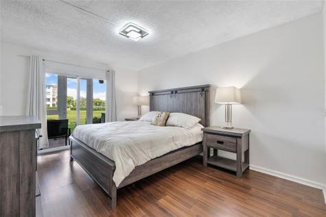 1052 Harwood Deerfield Beach FL 33442