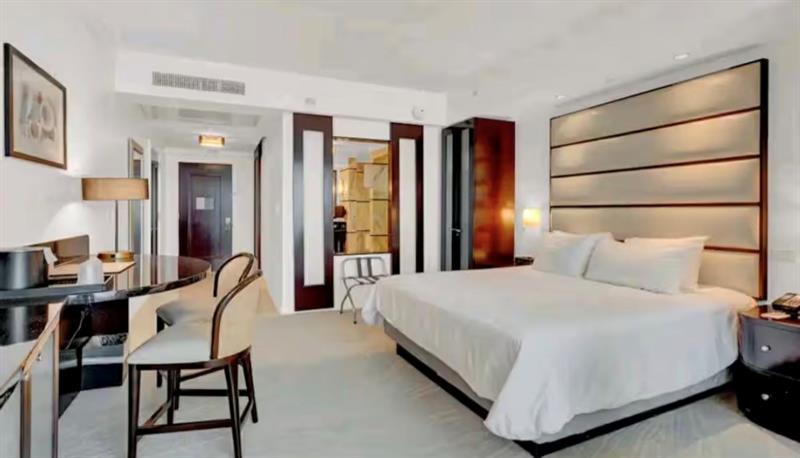 4391 Collins Avenue Miami Beach FL 33140