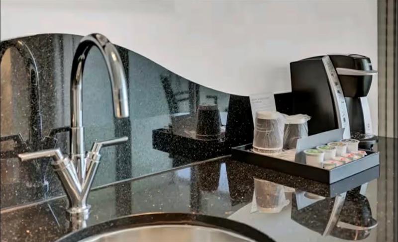 4391 Collins Avenue Miami Beach FL 33140