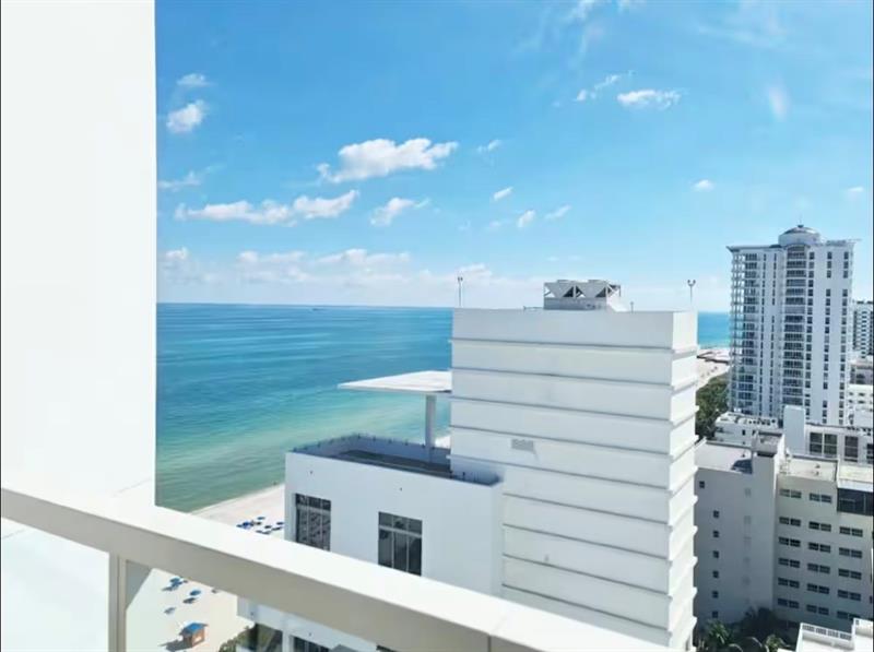 4391 Collins Avenue Miami Beach FL 33140