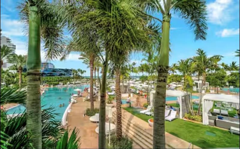 4391 Collins Avenue Miami Beach FL 33140