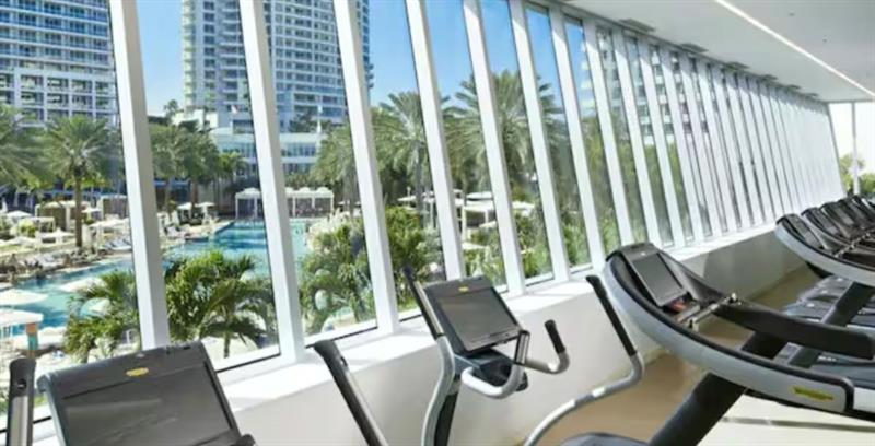 4391 Collins Avenue Miami Beach FL 33140