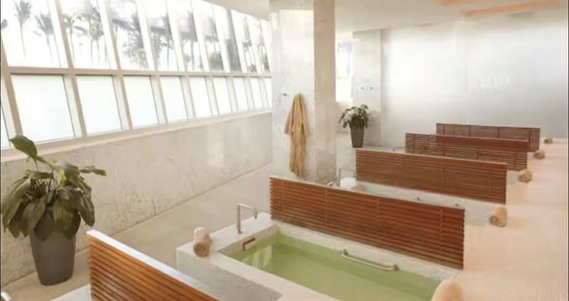 4391 Collins Avenue Miami Beach FL 33140