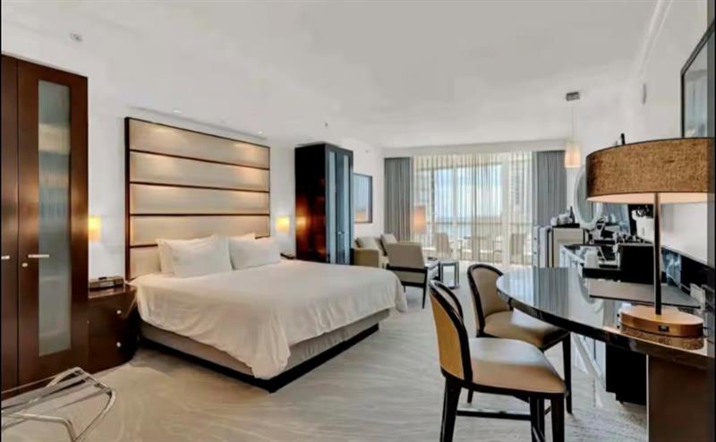 4391 Collins Avenue Miami Beach FL 33140