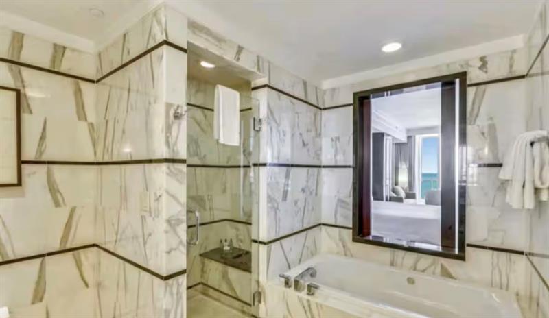 4391 Collins Avenue Miami Beach FL 33140