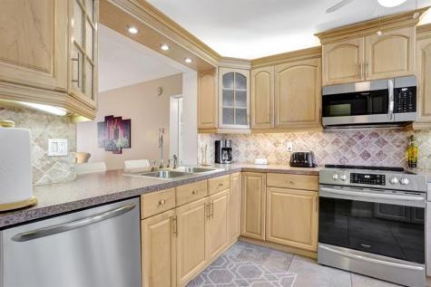 4040 Crystal Lake Drive Deerfield Beach FL 33064