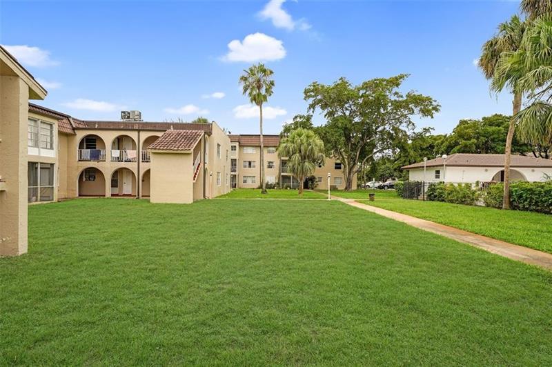 2710 Riverside Drive Coral Springs FL 33065