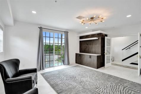 624 NE 29th Drive Wilton Manors FL 33334