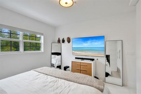 624 NE 29th Drive Wilton Manors FL 33334