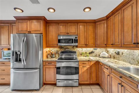 2737 NW 42nd Avenue Coconut Creek FL 33066