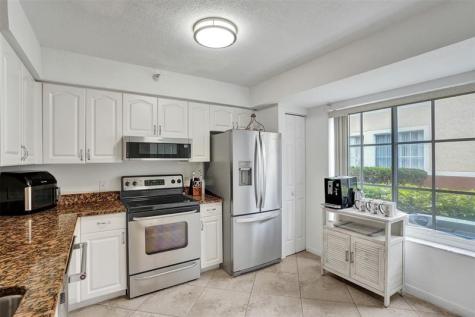 127 Yacht Club Way Hypoluxo FL 33462