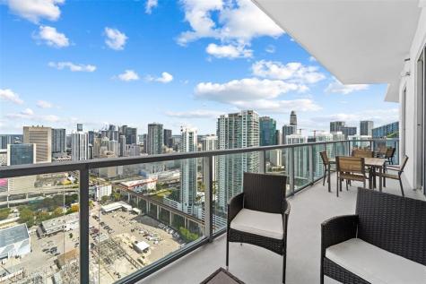 185 SW 7th Street Miami FL 33130