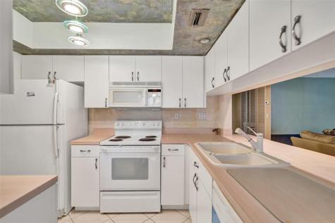 3000 NE 48th Street Fort Lauderdale FL 33308