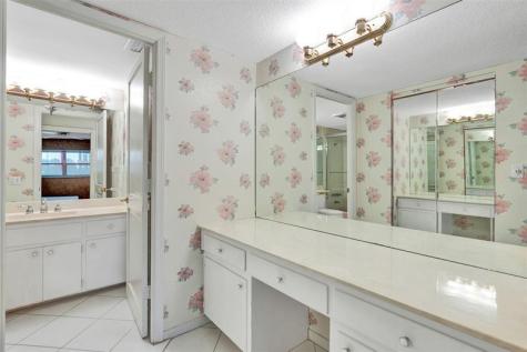 3000 NE 48th Street Fort Lauderdale FL 33308