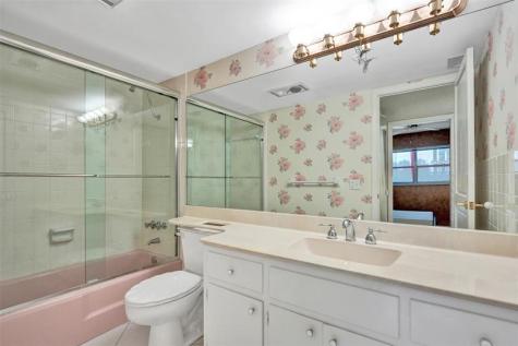 3000 NE 48th Street Fort Lauderdale FL 33308