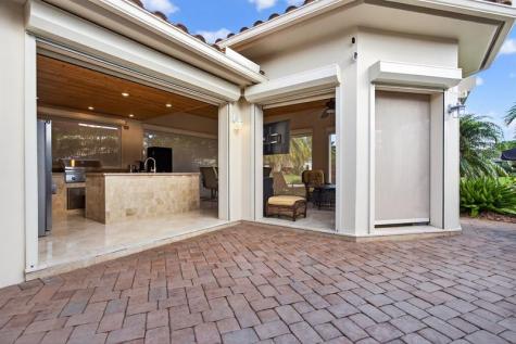 391 Sundial Circle Pompano Beach FL 33068