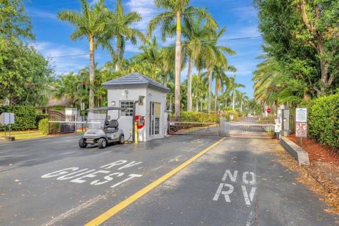 391 Sundial Circle Pompano Beach FL 33068