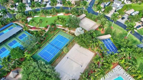 391 Sundial Circle Pompano Beach FL 33068
