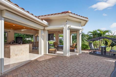391 Sundial Circle Pompano Beach FL 33068