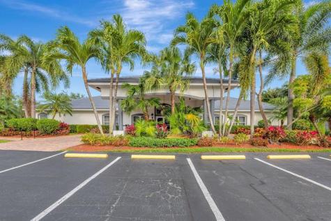 391 Sundial Circle Pompano Beach FL 33068