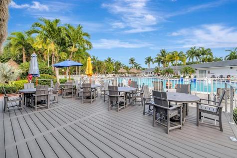 391 Sundial Circle Pompano Beach FL 33068