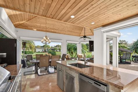 391 Sundial Circle Pompano Beach FL 33068