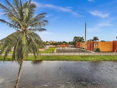 3990 NW 42nd Avenue Lauderdale Lakes FL 33319