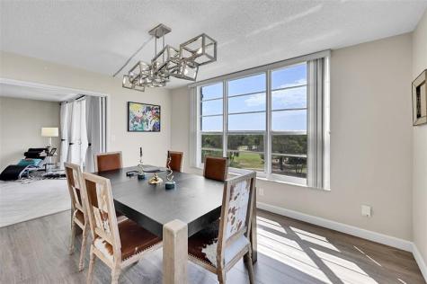 605 Oaks Drive Pompano Beach FL 33069