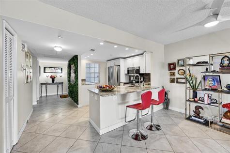 605 Oaks Drive Pompano Beach FL 33069