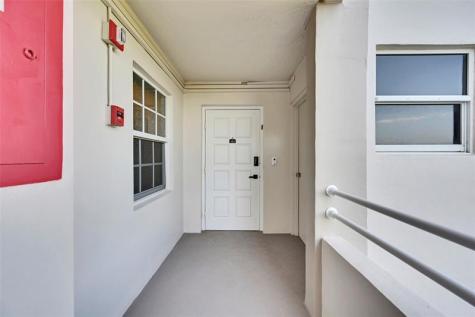 605 Oaks Drive Pompano Beach FL 33069