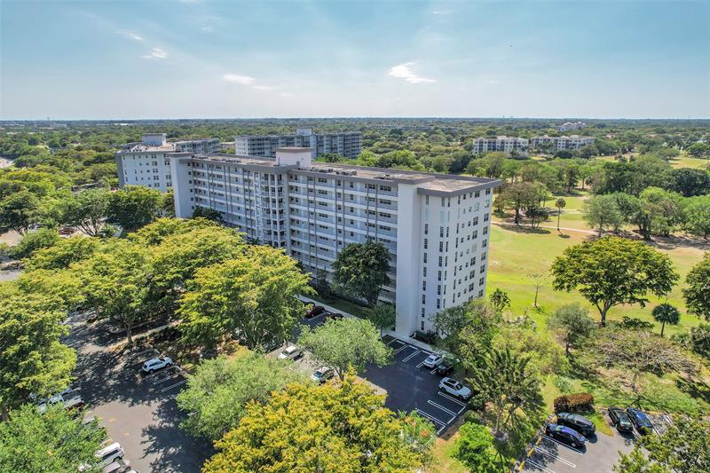 605 Oaks Drive Pompano Beach FL 33069