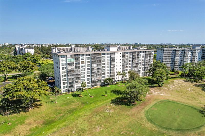 605 Oaks Drive Pompano Beach FL 33069