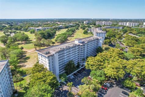 605 Oaks Drive Pompano Beach FL 33069