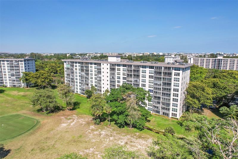 605 Oaks Drive Pompano Beach FL 33069