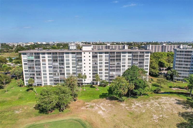 605 Oaks Drive Pompano Beach FL 33069