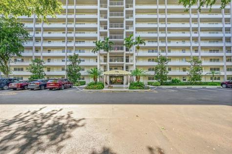 605 Oaks Drive Pompano Beach FL 33069