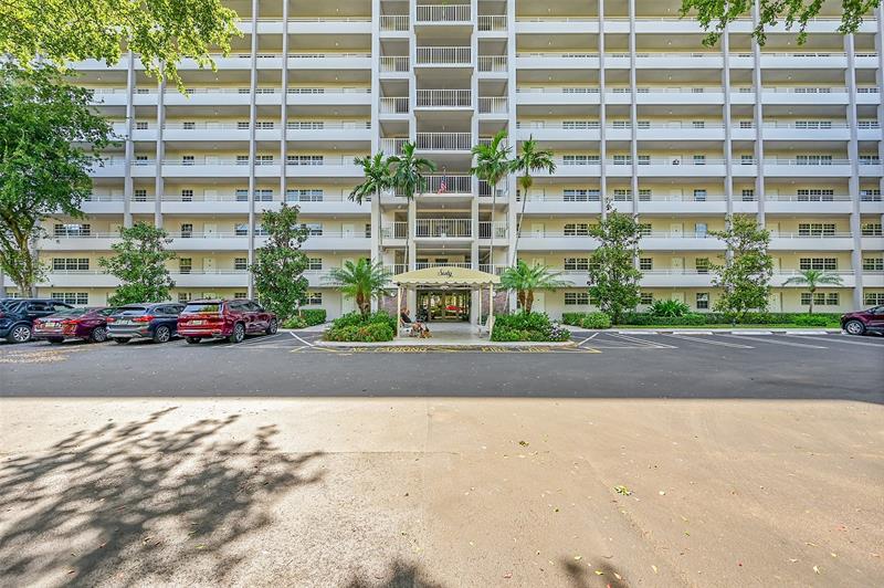 605 Oaks Drive Pompano Beach FL 33069