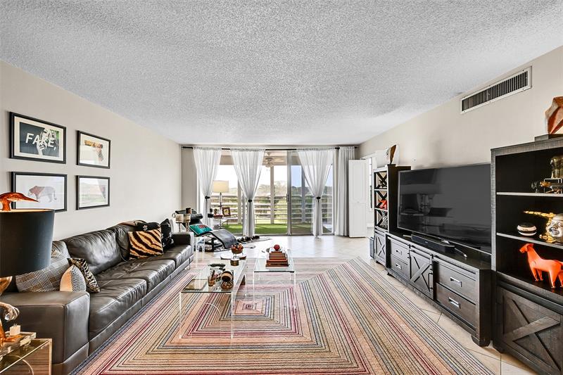 605 Oaks Drive Pompano Beach FL 33069