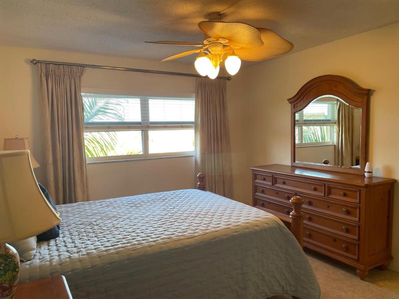 2520 NE 1st Court Boynton Beach FL 33435