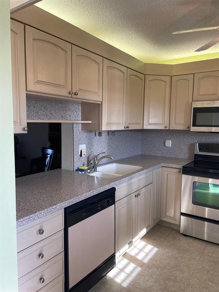 2520 NE 1st Court Boynton Beach FL 33435