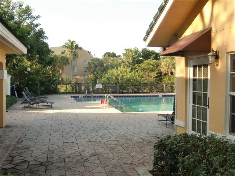 4045 W Mcnab Road Pompano Beach FL 33069