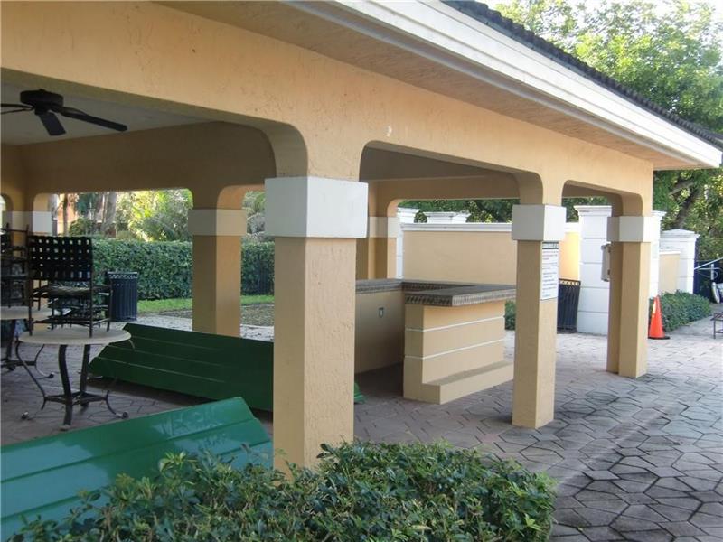 4045 W Mcnab Road Pompano Beach FL 33069